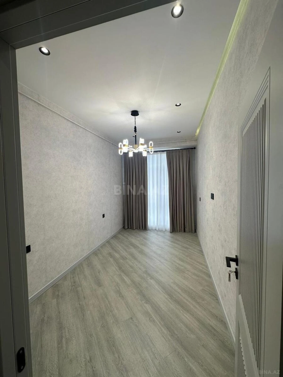 Satılır 2 otaqlı mənzil 62.7 m²