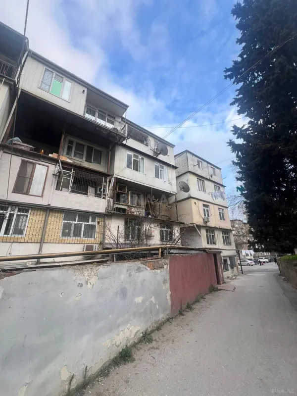 Satılır 3 otaqlı mənzil 120 m²
