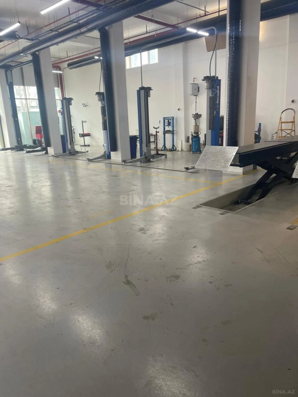 Satılır obyekt 2000 m²