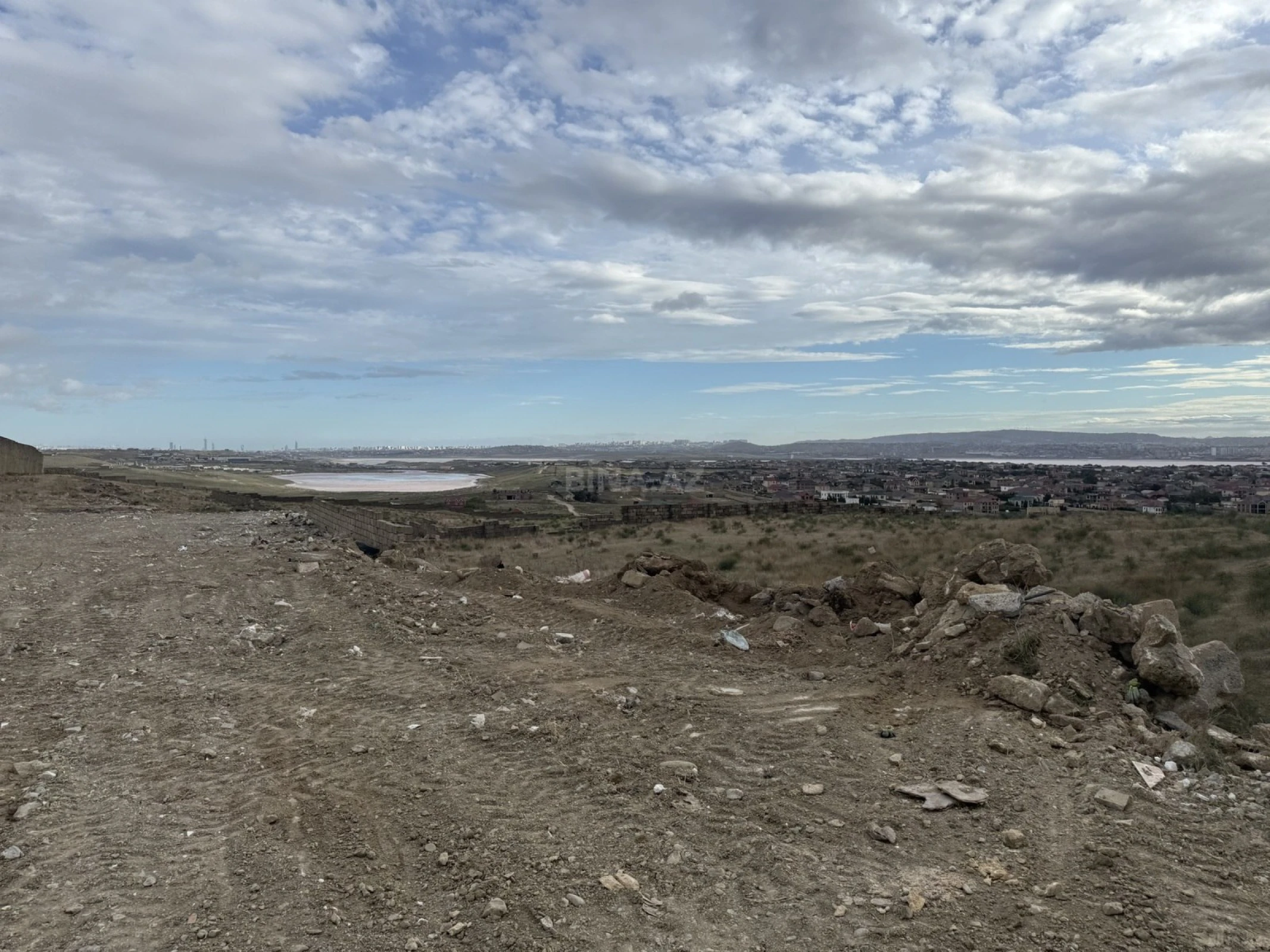 Satılır torpaq sahəsi 1400 m²