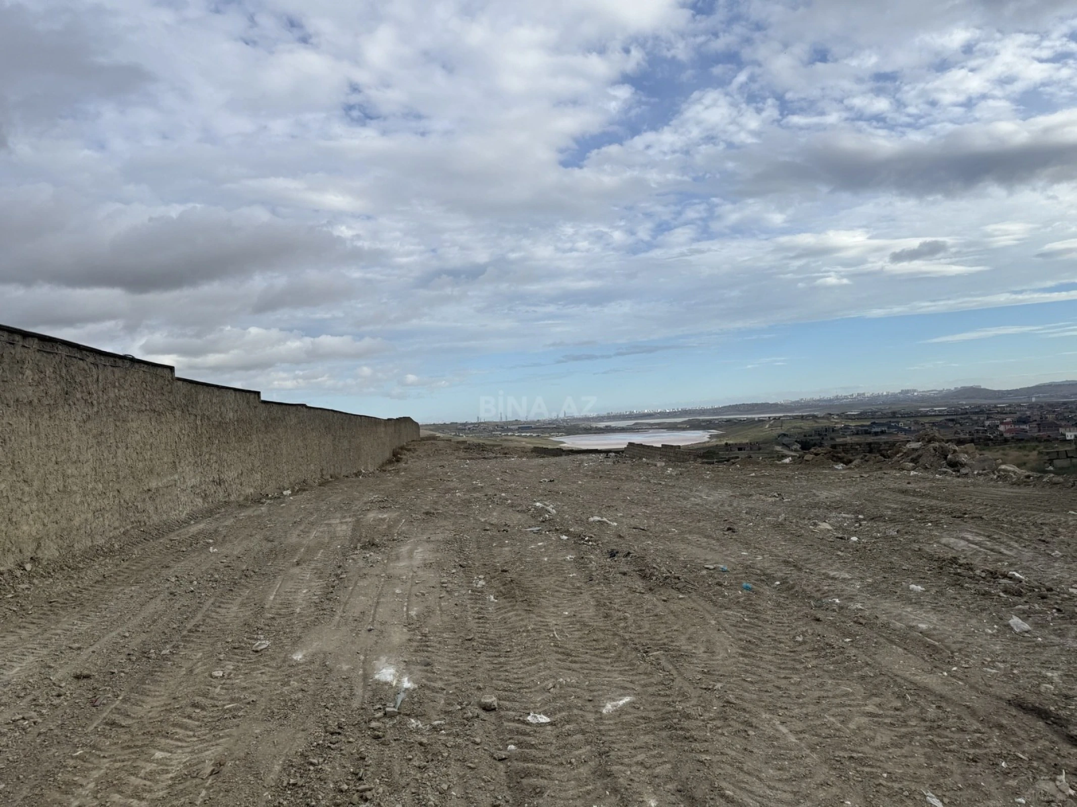 Satılır torpaq sahəsi 1400 m²