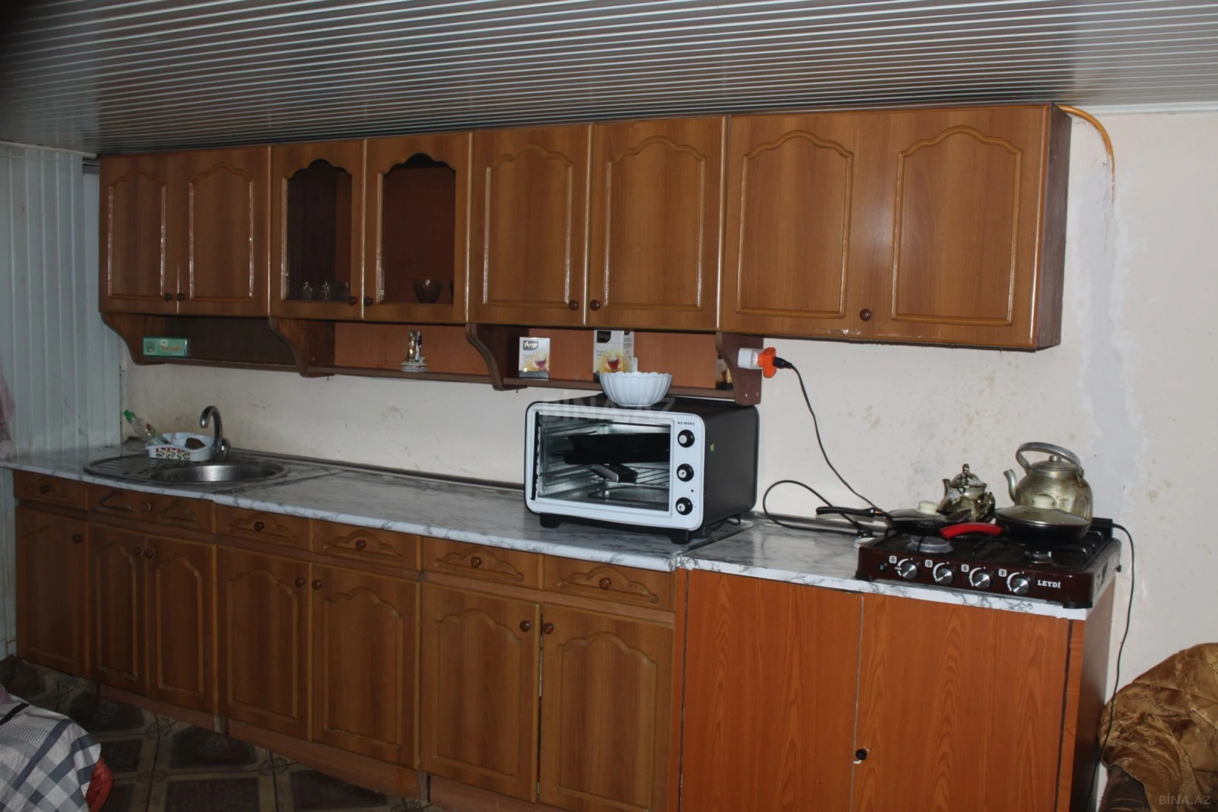 Satılır 8 otaqlı həyət evi 240 m²