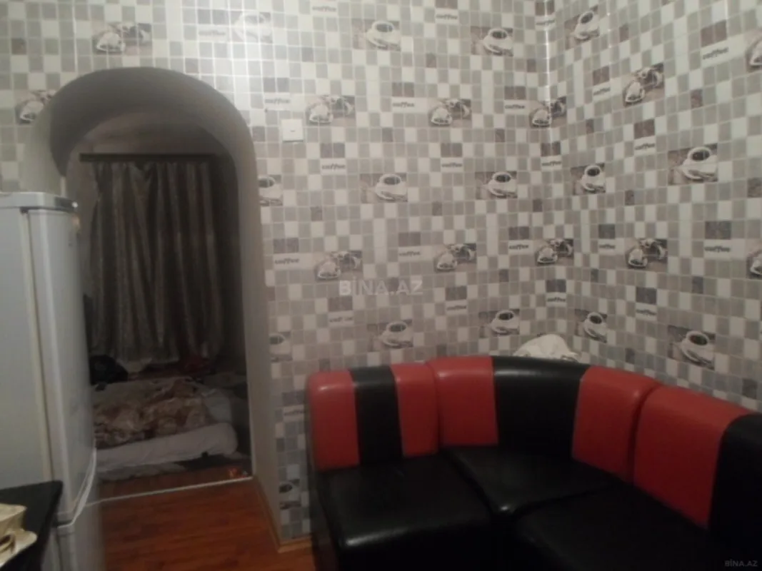 Satılır 8 otaqlı həyət evi 240 m²