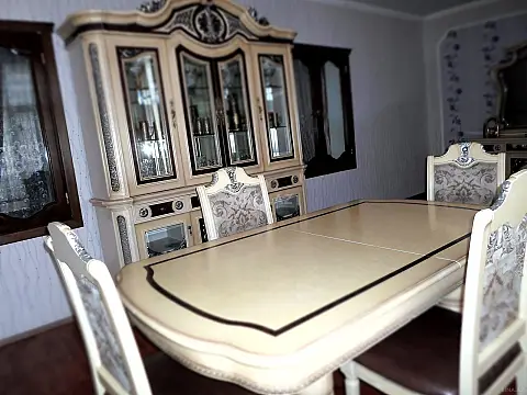 Satılır 8 otaqlı həyət evi 240 m²