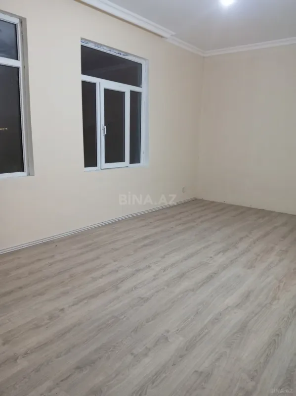 Satılır 8 otaqlı həyət evi 240 m²
