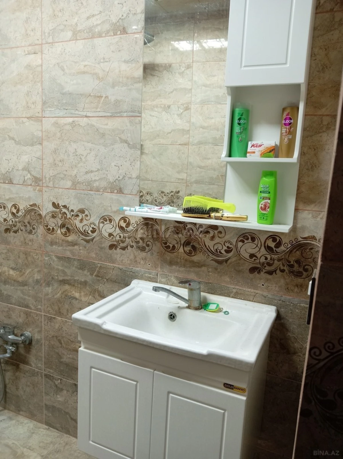 Satılır 8 otaqlı həyət evi 240 m²