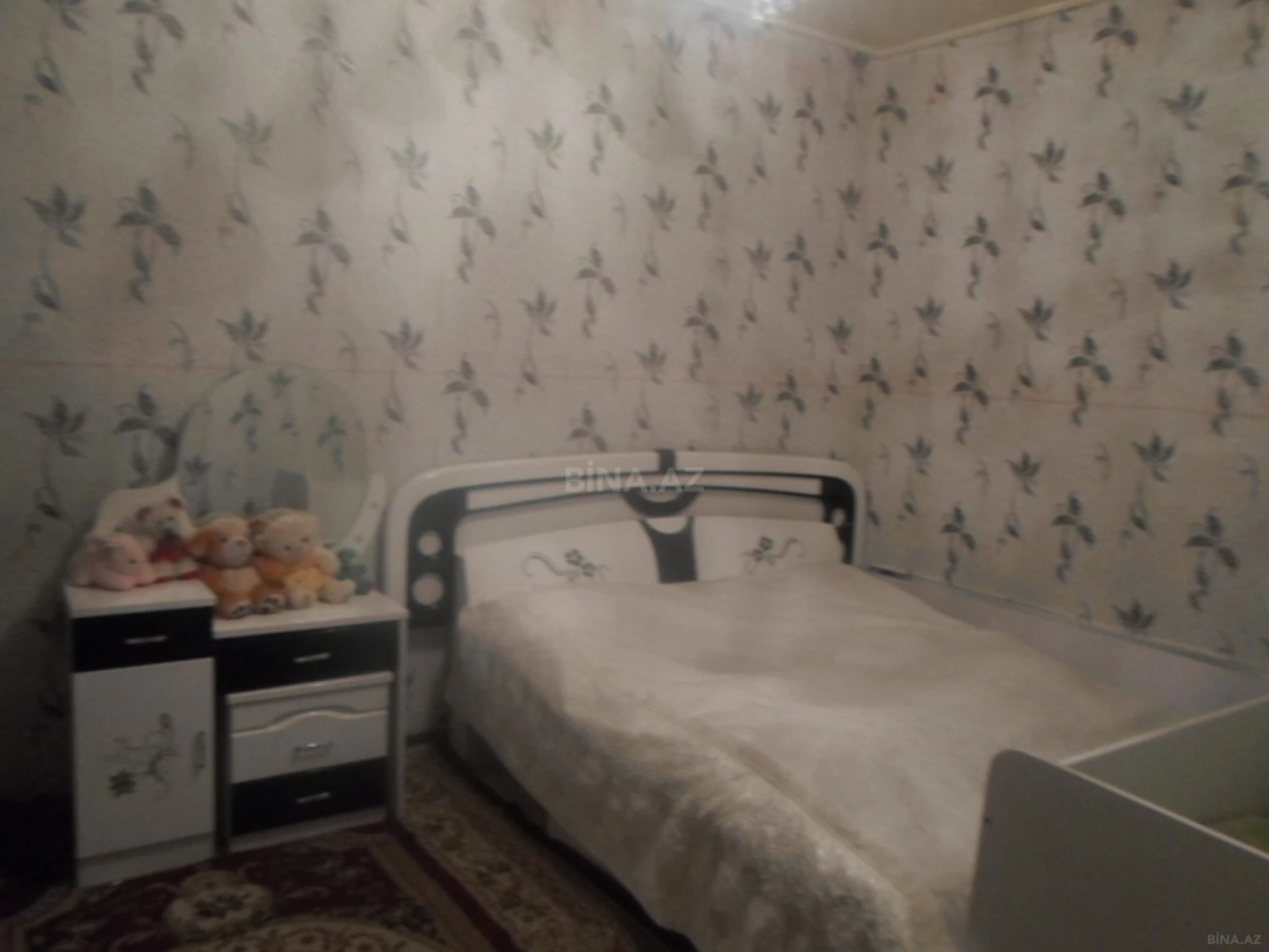 Satılır 8 otaqlı həyət evi 240 m²