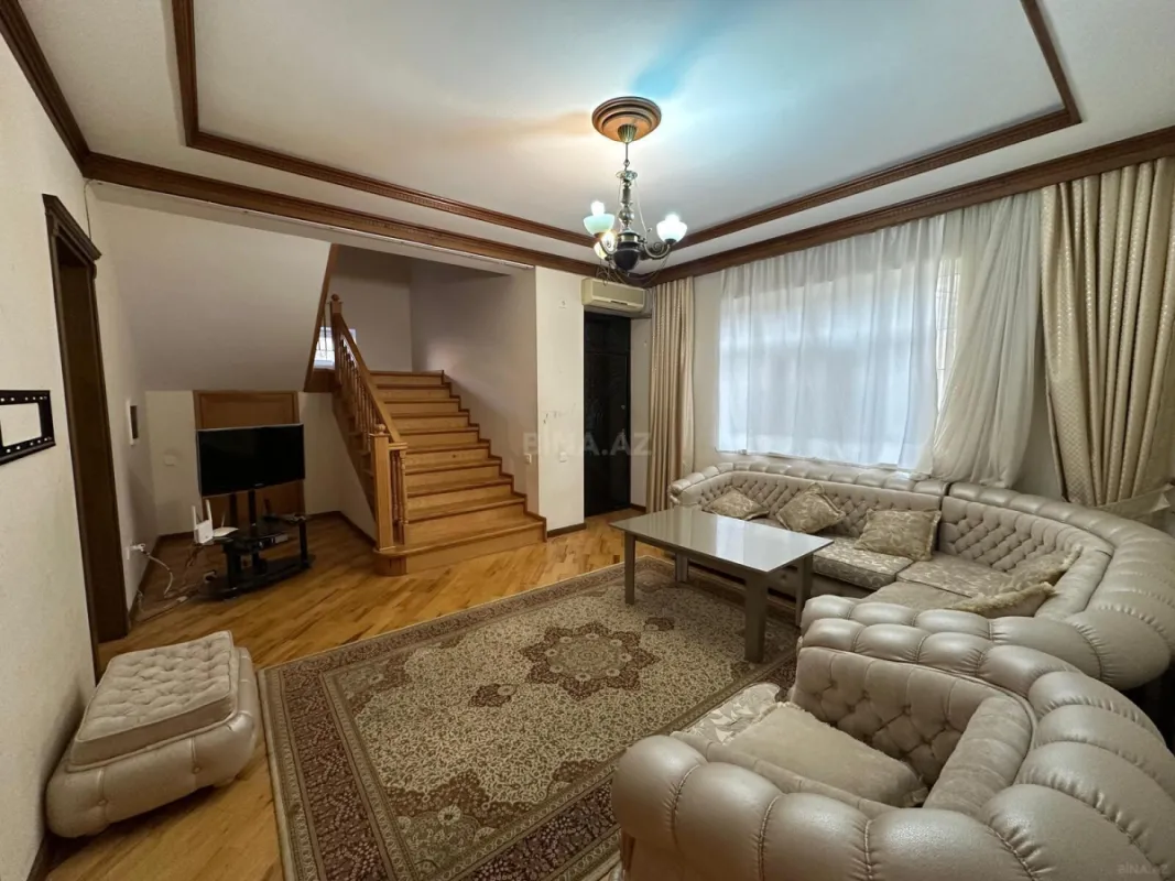 Kirayə verilir 6 otaqlı həyət evi 300 m²