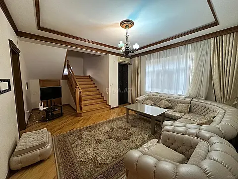 Kirayə verilir 6 otaqlı həyət evi 300 m²