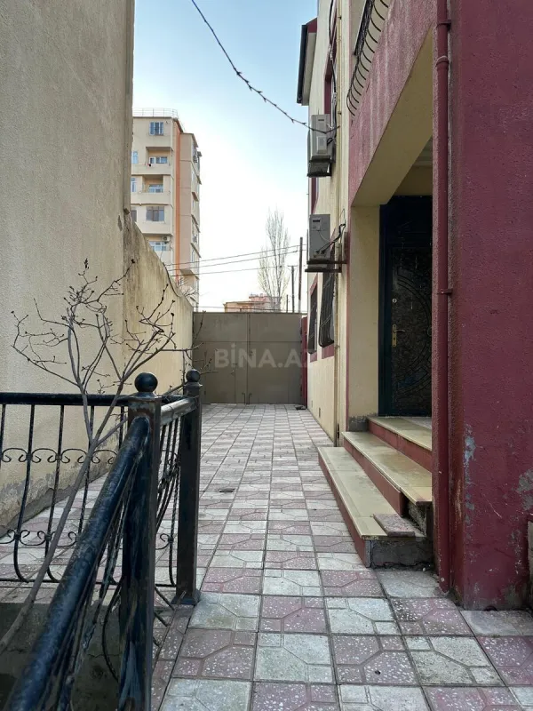 Kirayə verilir 6 otaqlı həyət evi 300 m²