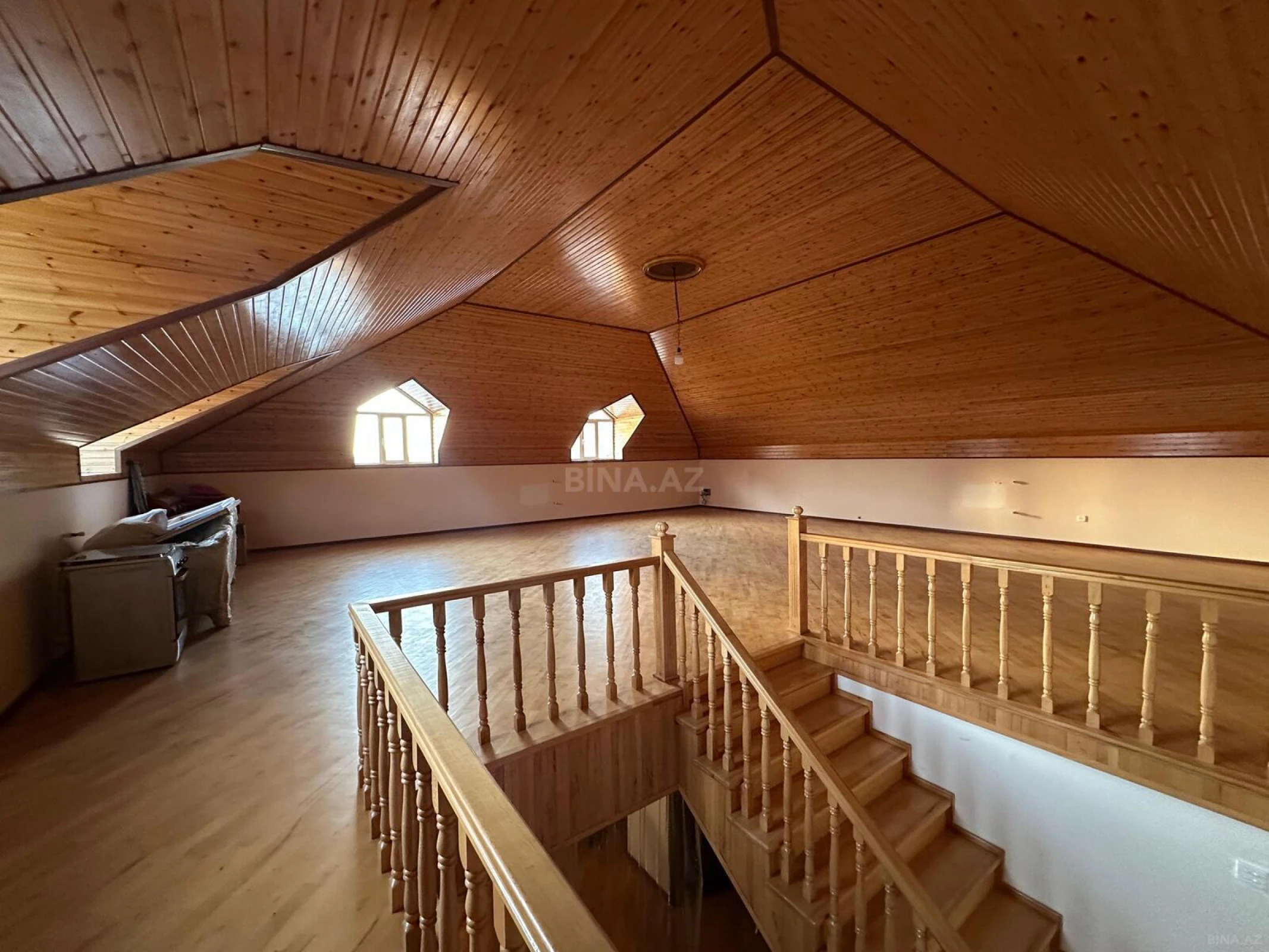 Kirayə verilir 6 otaqlı həyət evi 300 m²