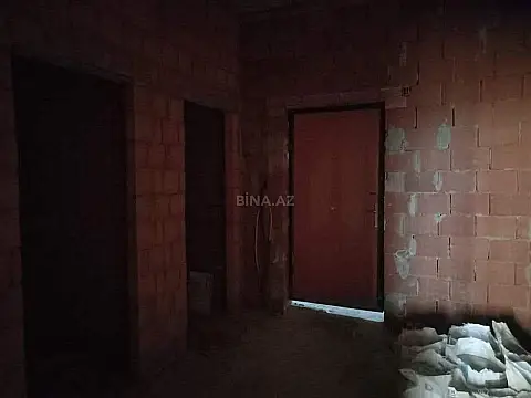 Satılır 2 otaqlı mənzil 82 m²