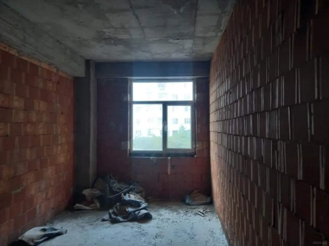 Satılır 2 otaqlı mənzil 82 m²