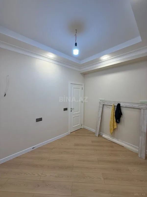 Satılır 2 otaqlı mənzil 98 m²
