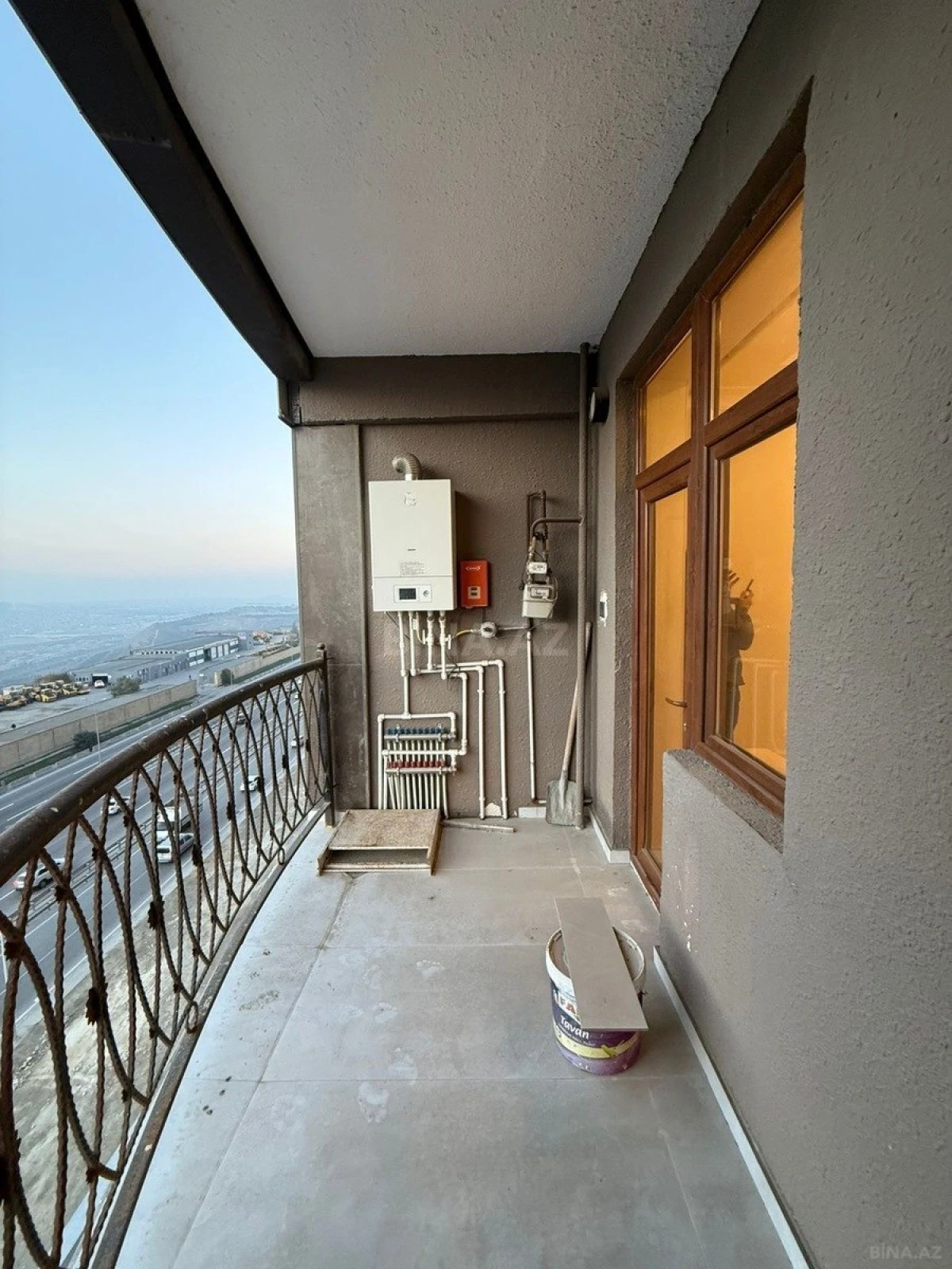 Satılır 2 otaqlı mənzil 98 m²