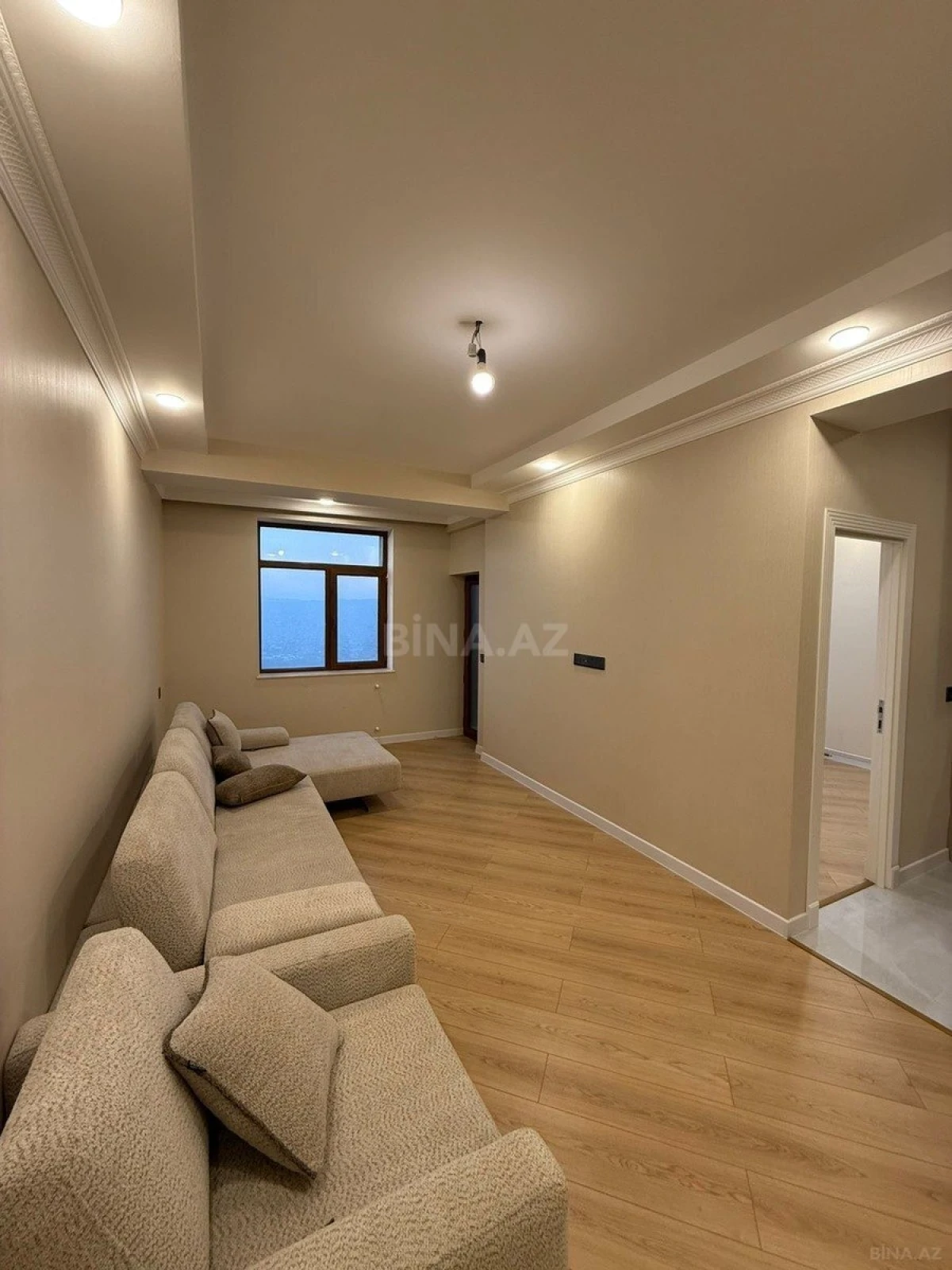 Satılır 2 otaqlı mənzil 98 m²