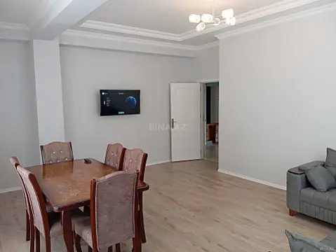 Kirayə verilir 2 otaqlı mənzil 66 m²