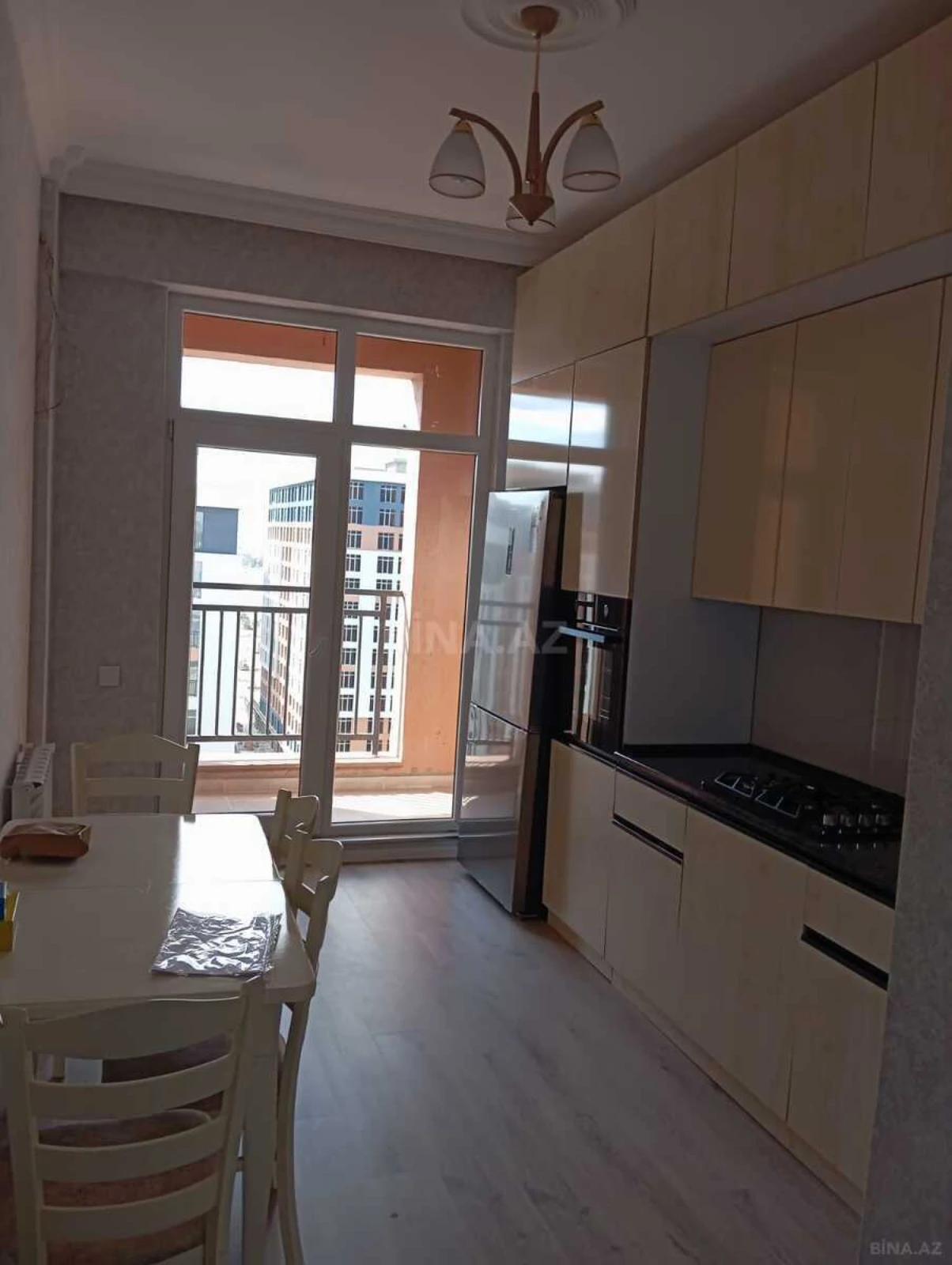 Kirayə verilir 2 otaqlı mənzil 66 m²