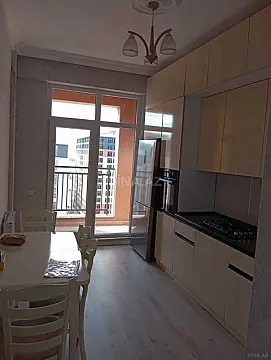 Kirayə verilir 2 otaqlı mənzil 66 m²