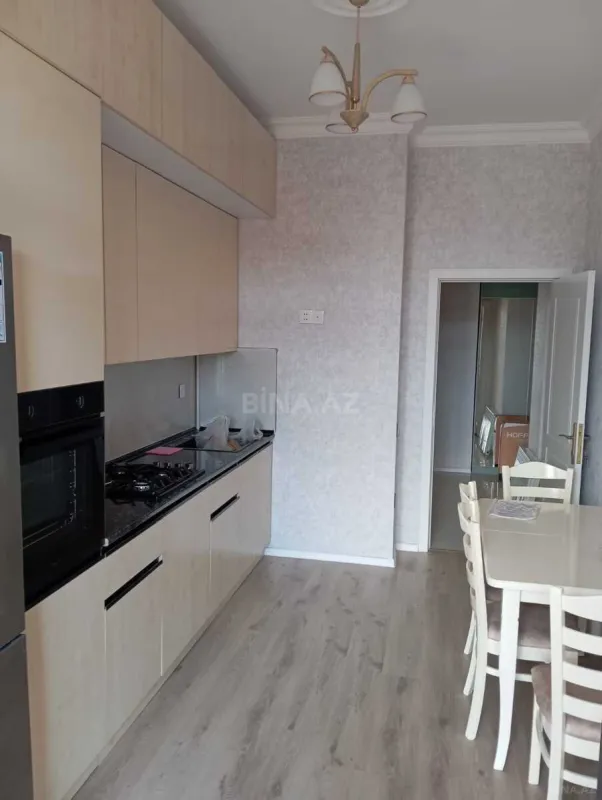 Kirayə verilir 2 otaqlı mənzil 66 m²
