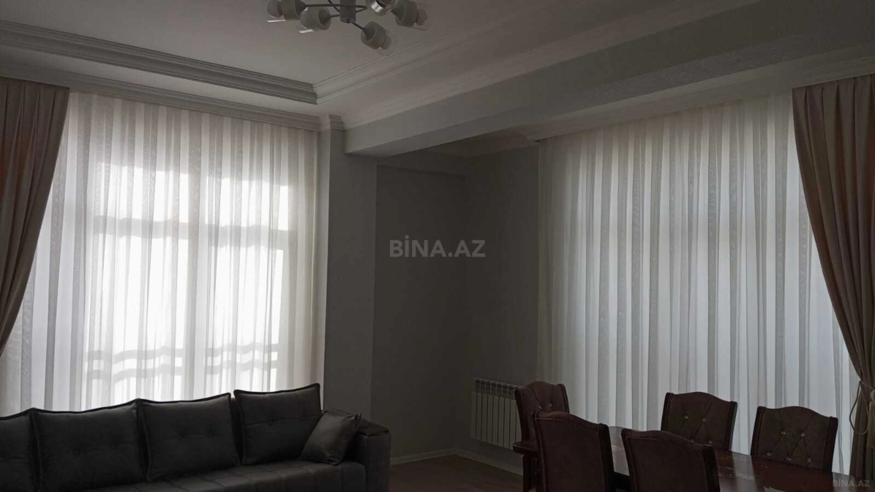 Kirayə verilir 2 otaqlı mənzil 66 m²