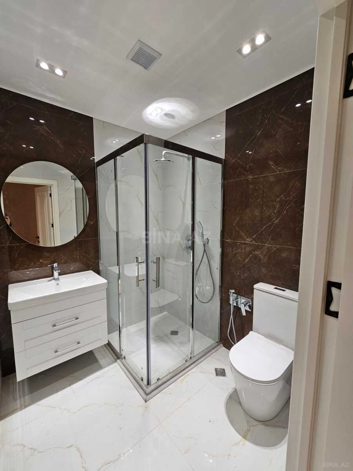 Satılır 2 otaqlı mənzil 56 m²