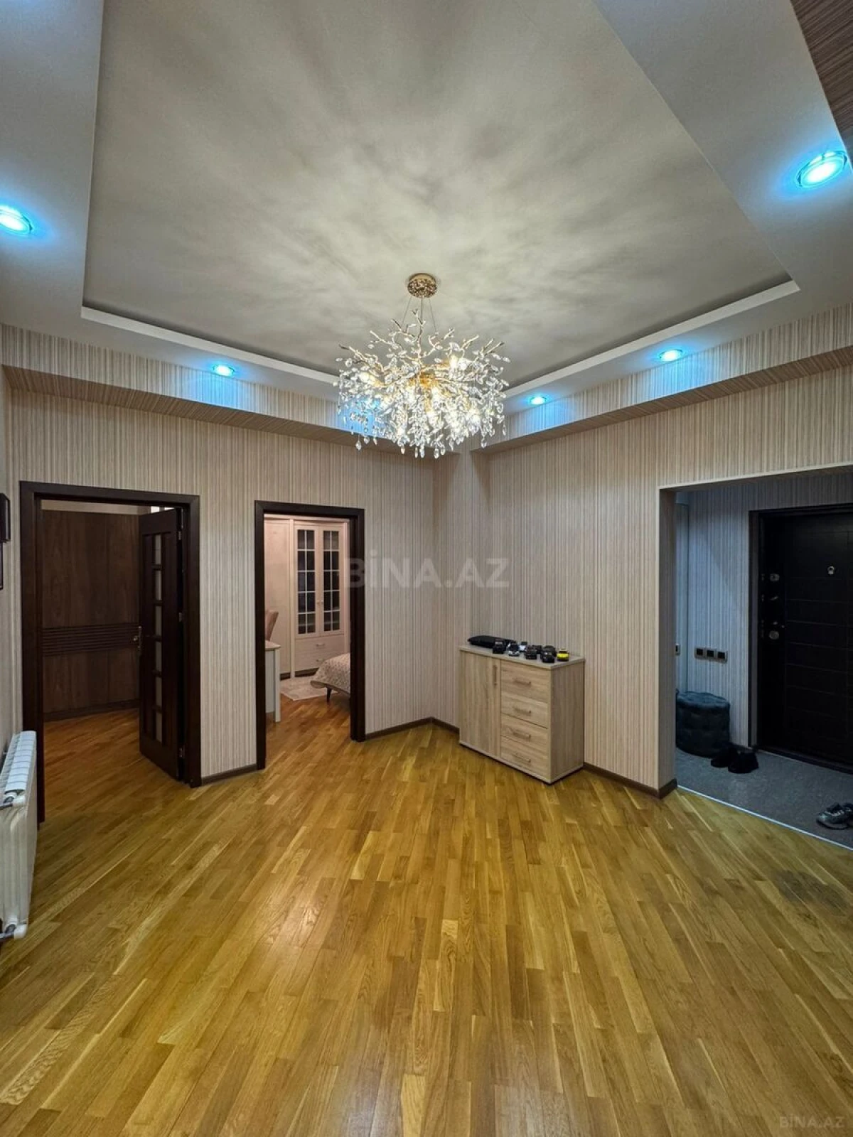 Satılır 3 otaqlı mənzil 104 m²