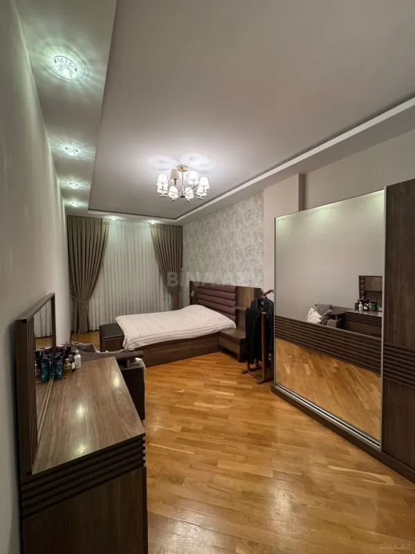 Satılır 3 otaqlı mənzil 104 m²