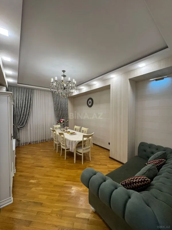 Satılır 3 otaqlı mənzil 104 m²