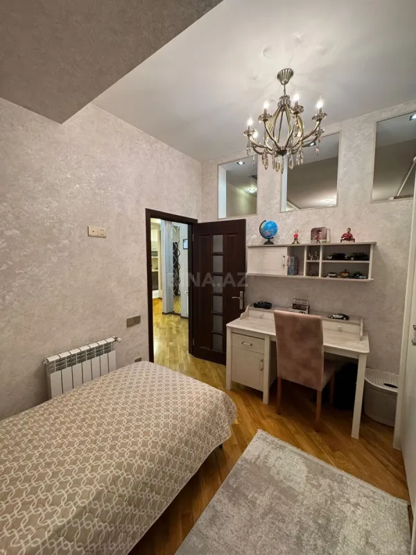 Satılır 3 otaqlı mənzil 104 m²