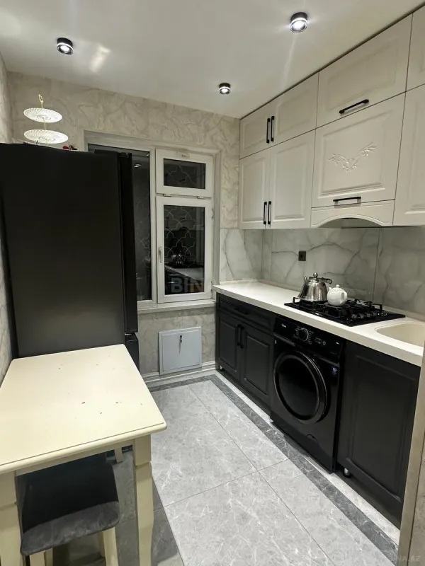 Satılır 4 otaqlı mənzil 90 m²