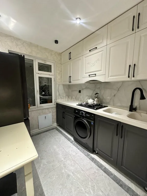 Satılır 4 otaqlı mənzil 90 m²