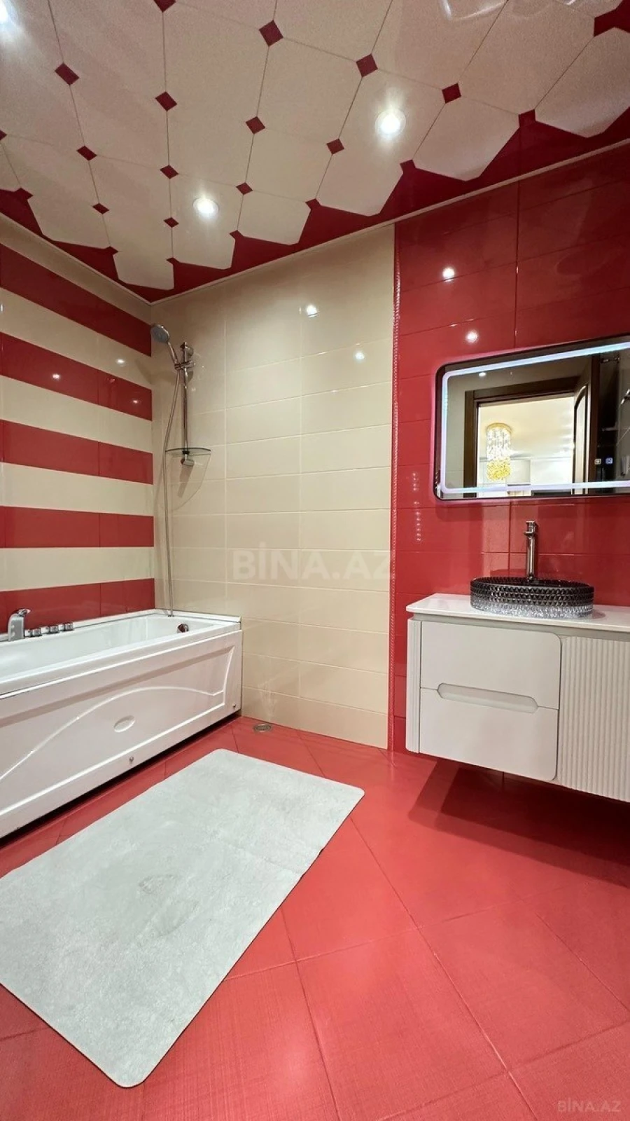 Satılır 3 otaqlı mənzil 136 m²