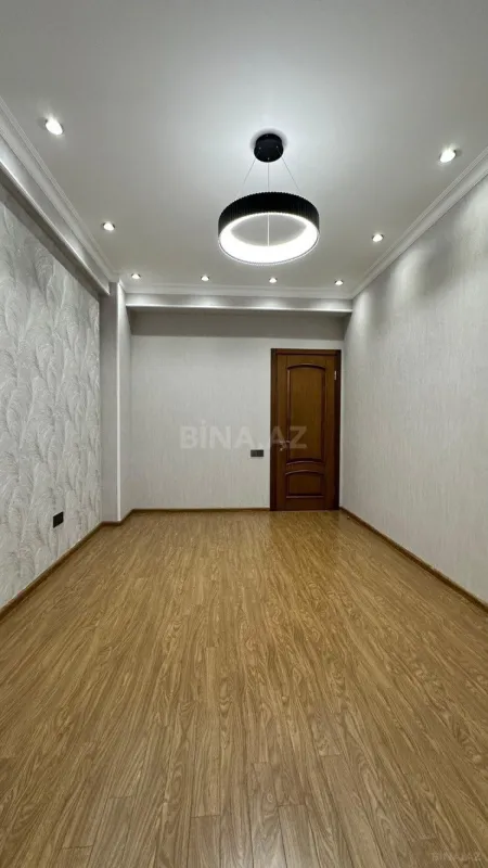 Satılır 3 otaqlı mənzil 136 m²