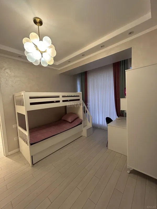 Kirayə verilir 3 otaqlı mənzil 140 m²