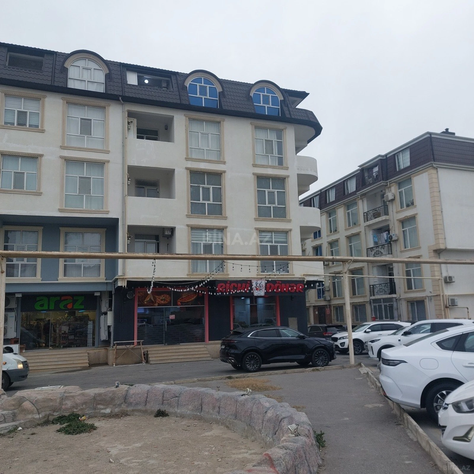 Satılır 2 otaqlı mənzil 85 m²