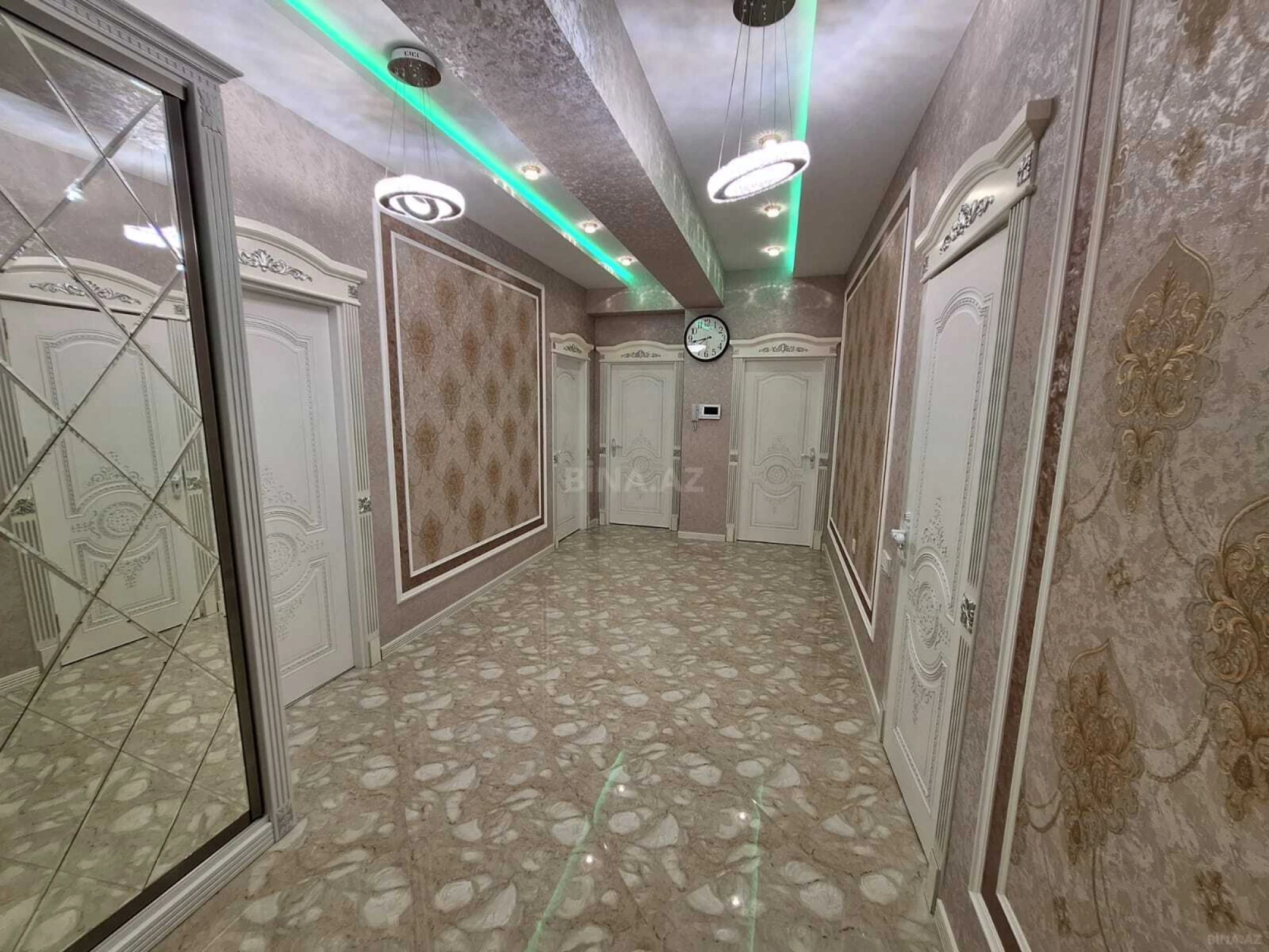 Satılır 3 otaqlı mənzil 120 m²