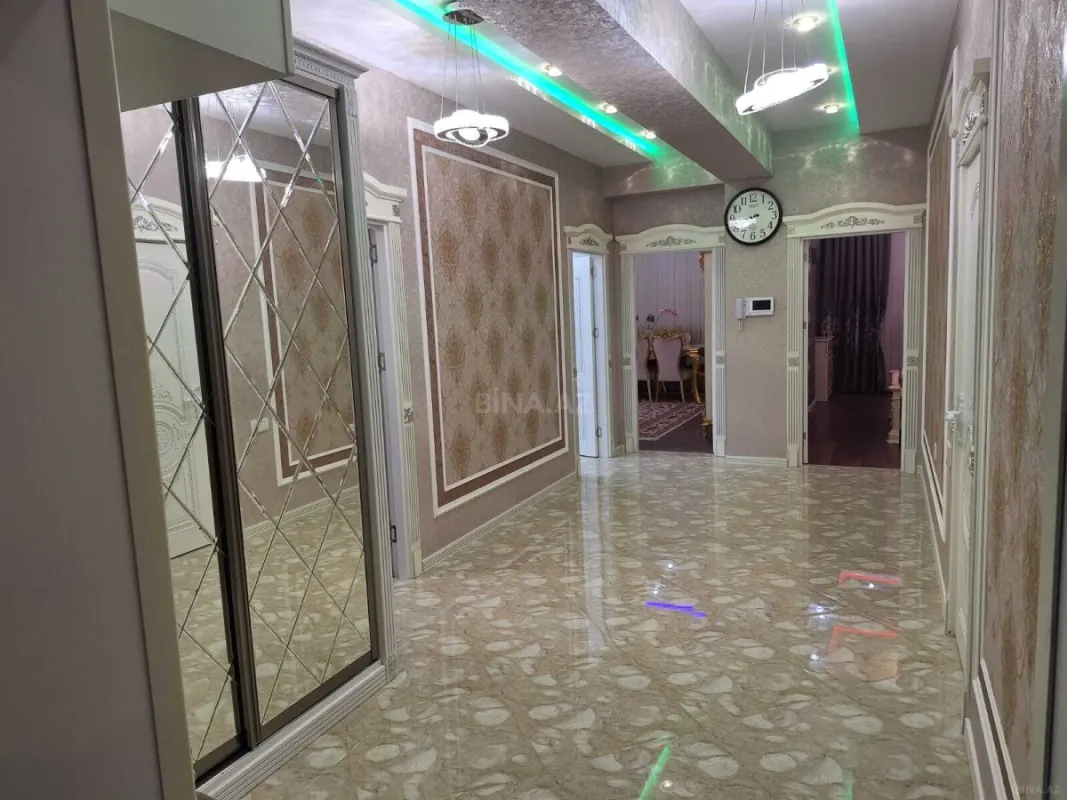 Satılır 3 otaqlı mənzil 120 m²