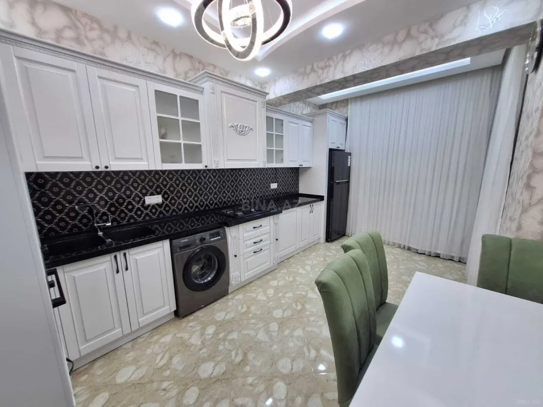 Satılır 3 otaqlı mənzil 120 m²