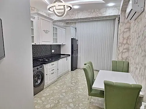 Satılır 3 otaqlı mənzil 120 m²