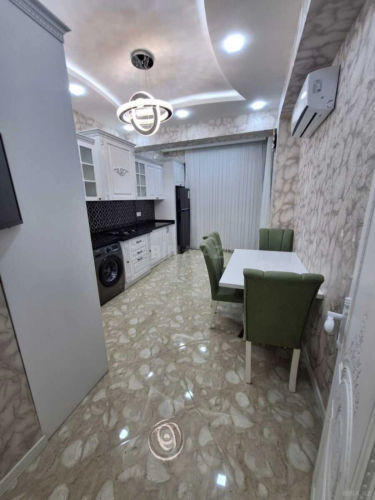 Satılır 3 otaqlı mənzil 120 m²