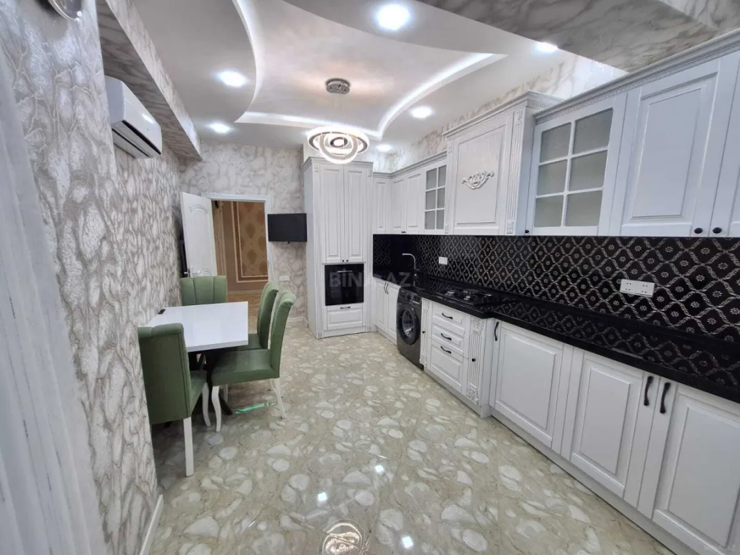 Satılır 3 otaqlı mənzil 120 m²