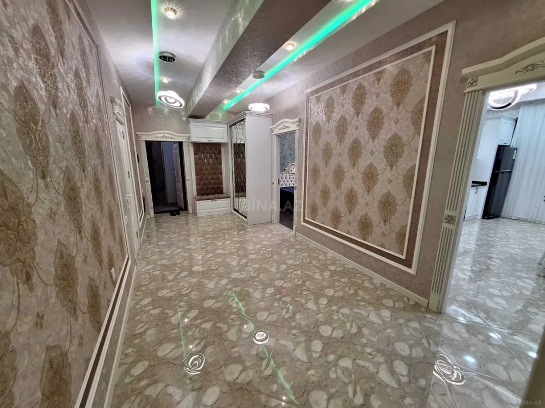 Satılır 3 otaqlı mənzil 120 m²
