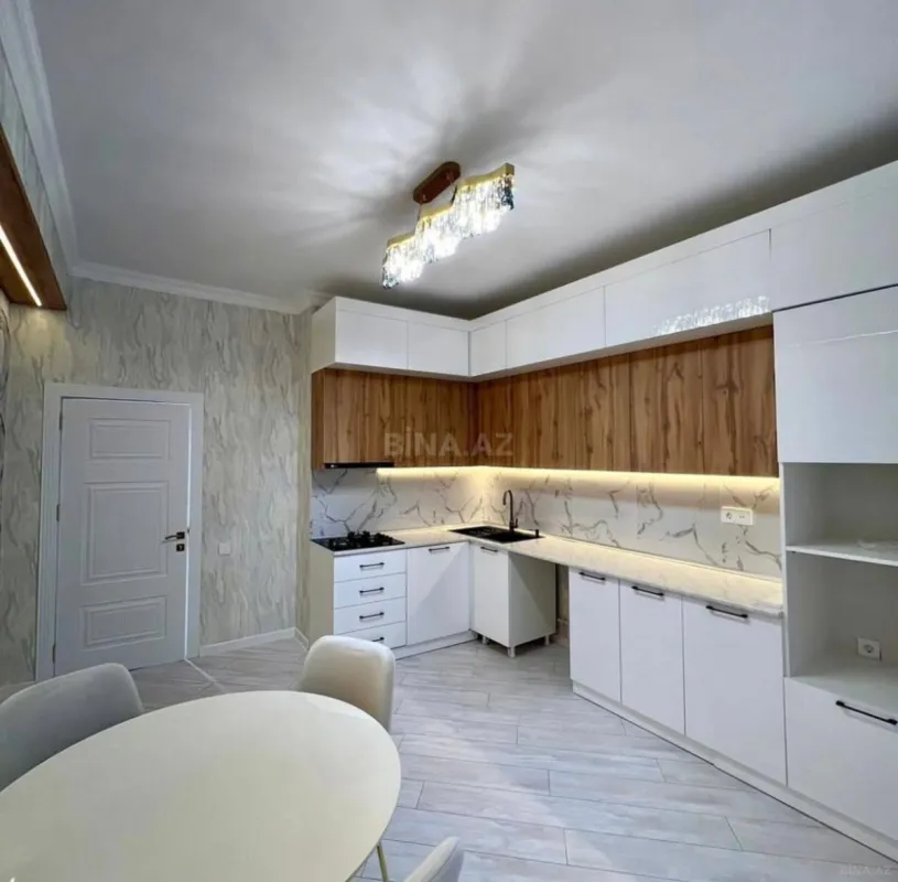 Satılır 2 otaqlı mənzil 98 m²