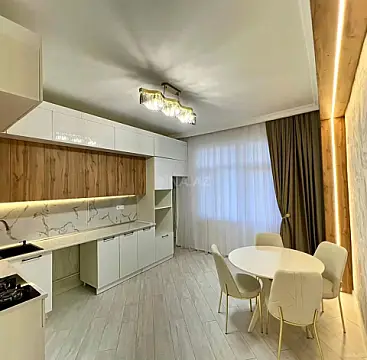 Satılır 2 otaqlı mənzil 98 m²