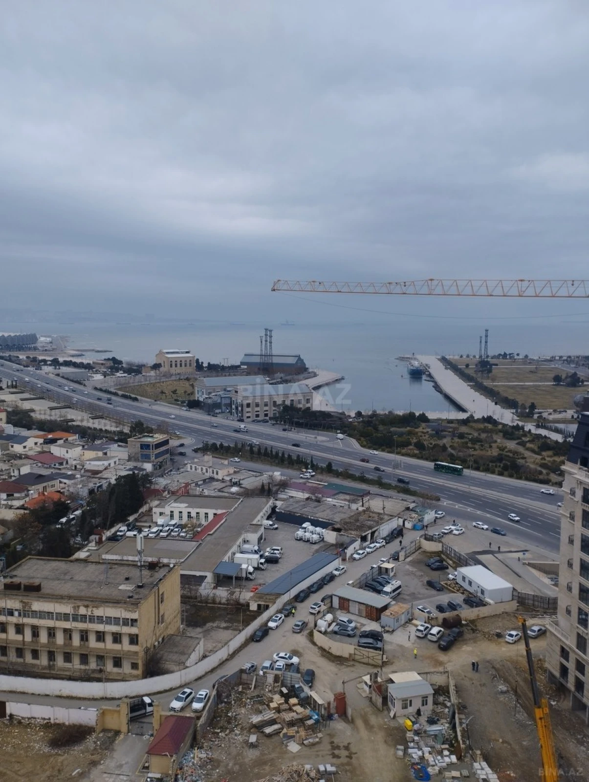 Satılır 3 otaqlı mənzil 155 m²