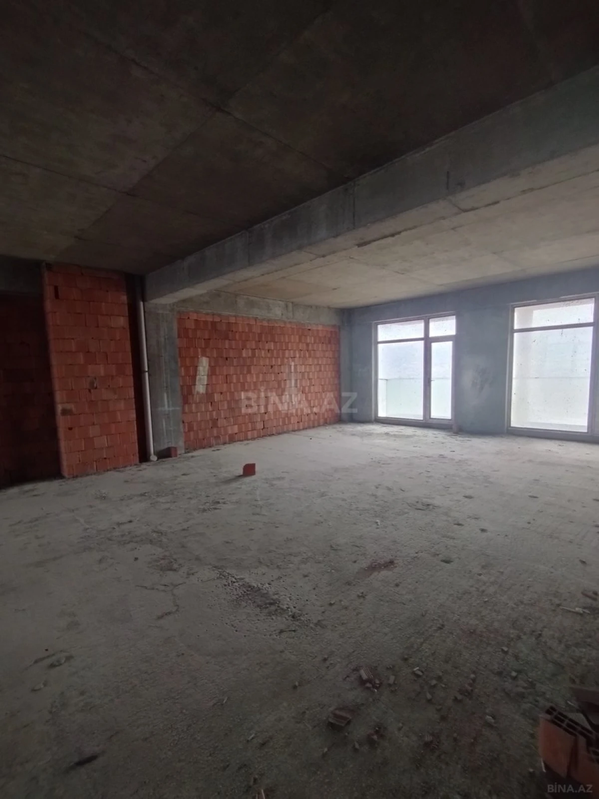 Satılır 3 otaqlı mənzil 155 m²