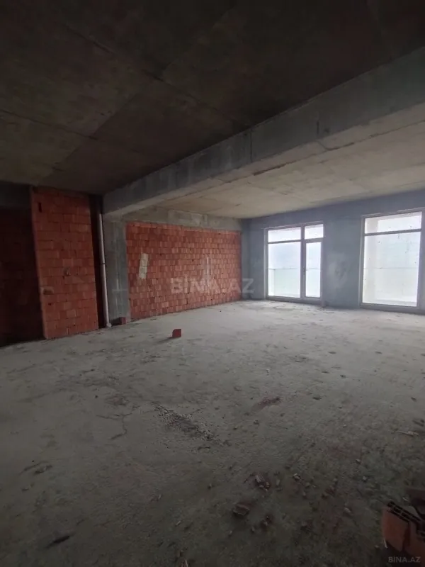 Satılır 3 otaqlı mənzil 155 m²