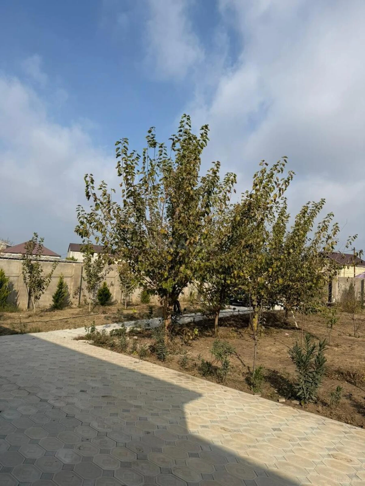 Satılır 4 otaqlı həyət evi 250 m²