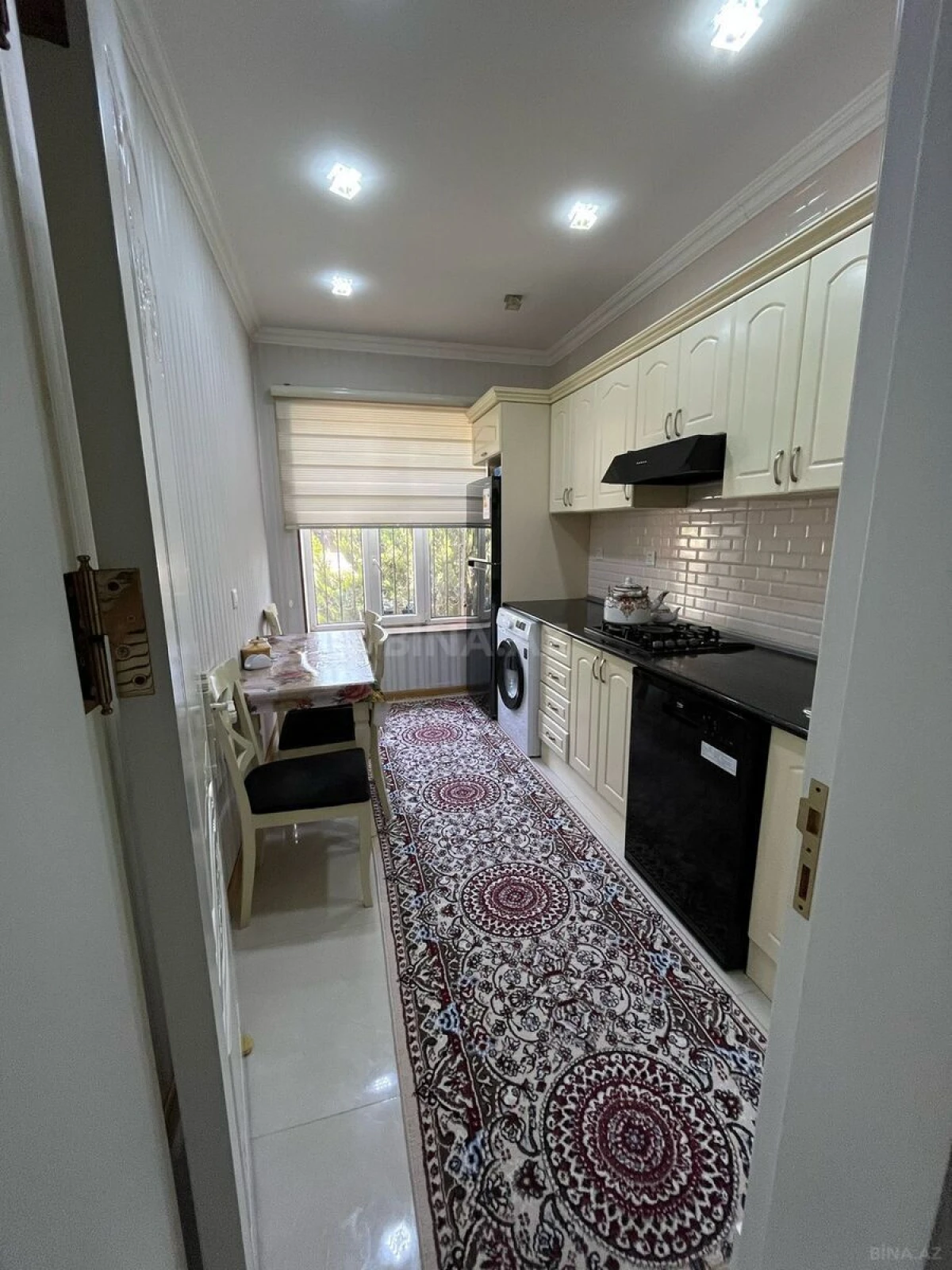 Satılır 4 otaqlı həyət evi 200 m²